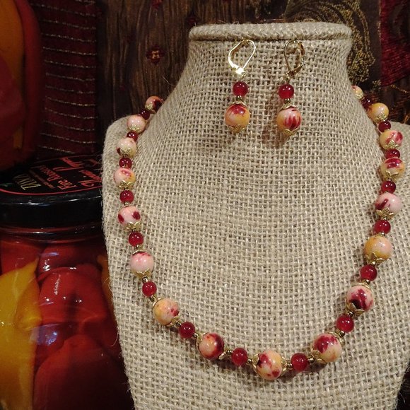 Necklace/earring set designed & hand-crafted by Carole With an E! - Picture 4 of 8